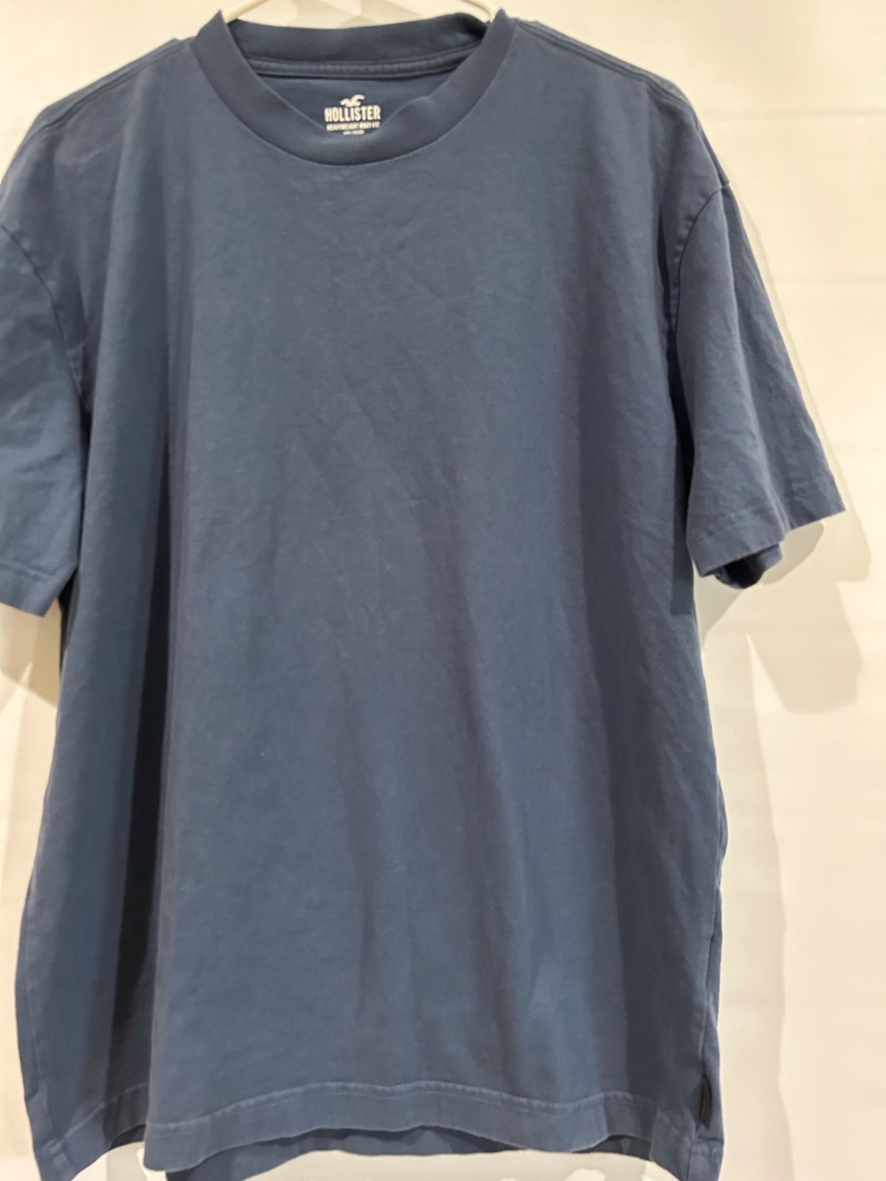 Hollister Men's Short Sleeve Heavyweight Boxy Fit Crewneck Tee in Dusty Blue